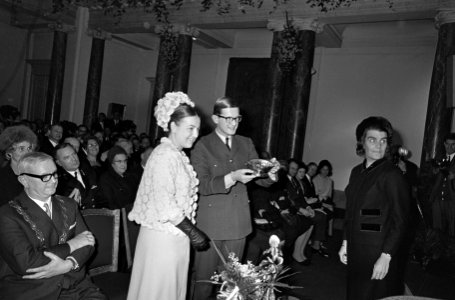 Prinses Margriet en Pieter van Vollenhoven in Schiedam voor en in Gemeente Museu, Bestanddeelnr 919-8993
