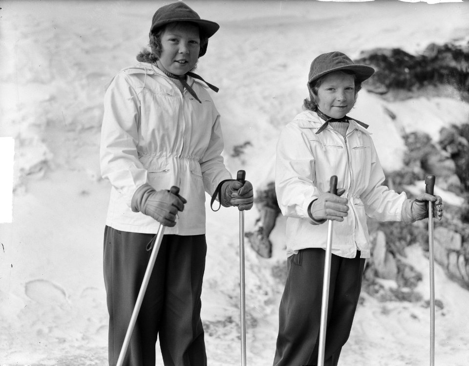 Prinsesjes en Prins Bernhard in Tirol, Bestanddeelnr 903-2309