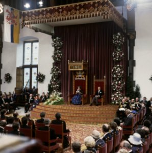 Prinsjesdag Koningin Beatrix leest Troonrede (rechts Prins Claus), Bestanddeelnr 253-8795