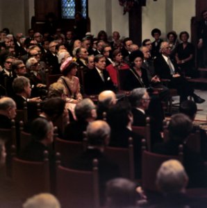 Prinsjesdag 1975 mr. Pieter van Vollenhoven , Prinses Margriet , Prins Claus en, Bestanddeelnr 254-9759