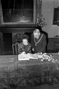 Prinses Margriet opende te Roermond Roomsch Catholijc Godshuis . Prinses Margr, Bestanddeelnr 920-7977