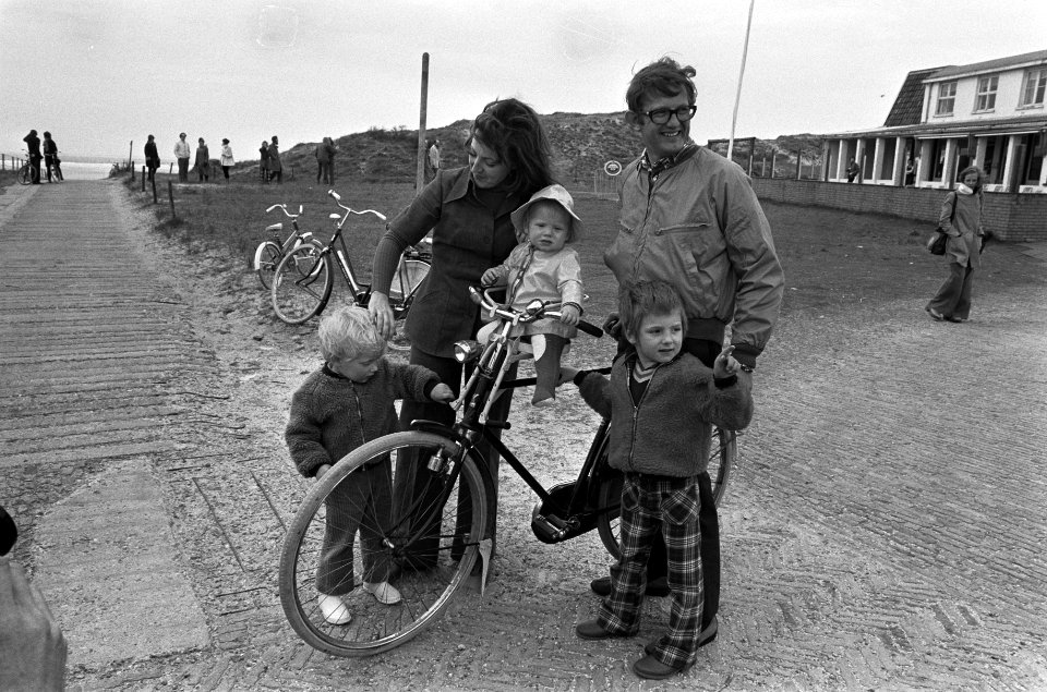 Prinses Margriet met man en kinderen op vakantie op Schiermonnikoog, Bestanddeelnr 926-4070