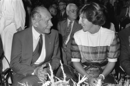 Prinses Margriet heeft vandaag de officiële opening verricht van het Anton Pieck, Bestanddeelnr 933-0694