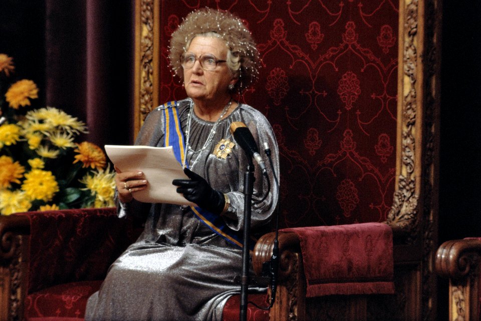 Prinsjesdag 1978 koningin Juliana tijdens Troonrede, close, Bestanddeelnr 253-8050