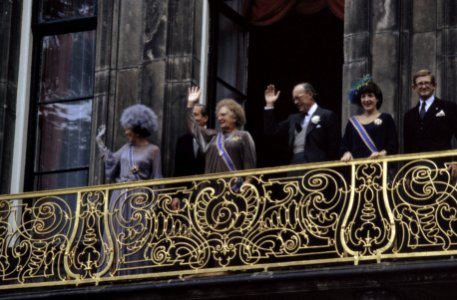 Prinsjesdag 1978 HM, Bernhard , Beatrix , Claus , Margriet en mr. Pieter van Vo, Bestanddeelnr 253-8056
