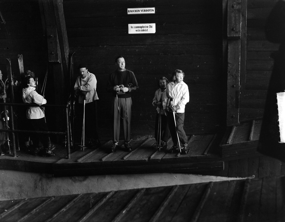 Prinsesjes en Prins Bernhard in Tirol, Bestanddeelnr 903-2307