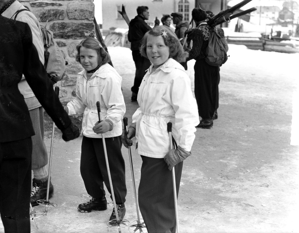Prinsesjes en Prins Bernhard in Tirol, Bestanddeelnr 903-2300