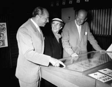 Postzegeltentoonstelling over Rode Kruispostzegels in Den Haag, Bestanddeelnr 908-8801