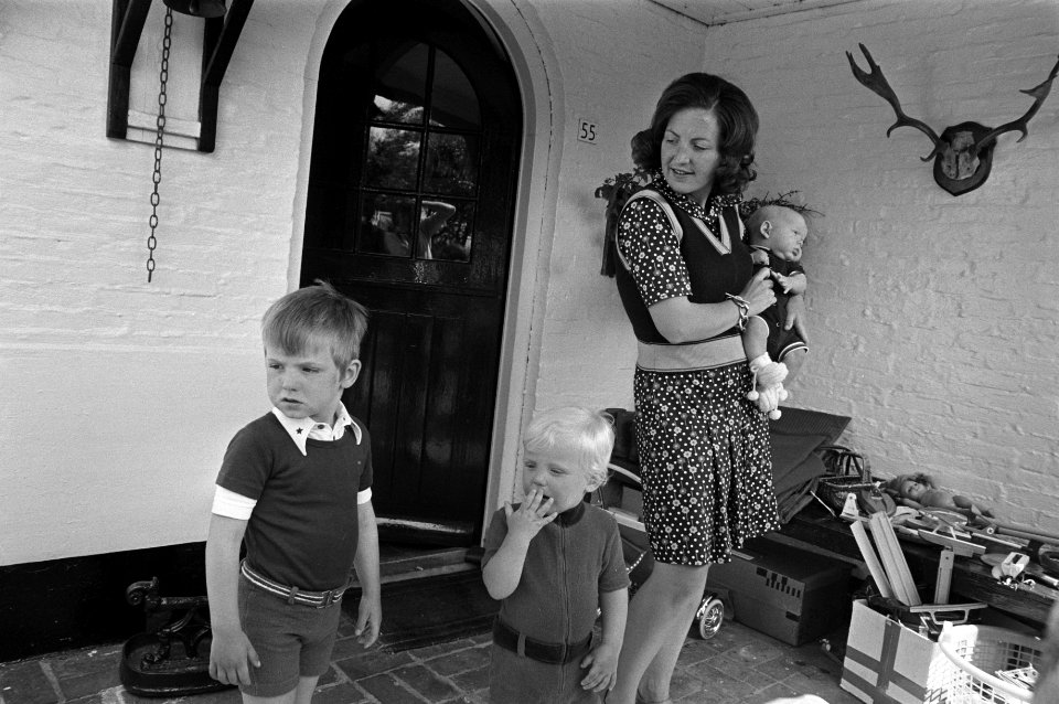 Prinses Margriet met haar kinderen, de prinsen Maurits (l), Bernhard jr. (m) en , Bestanddeelnr 925-6671