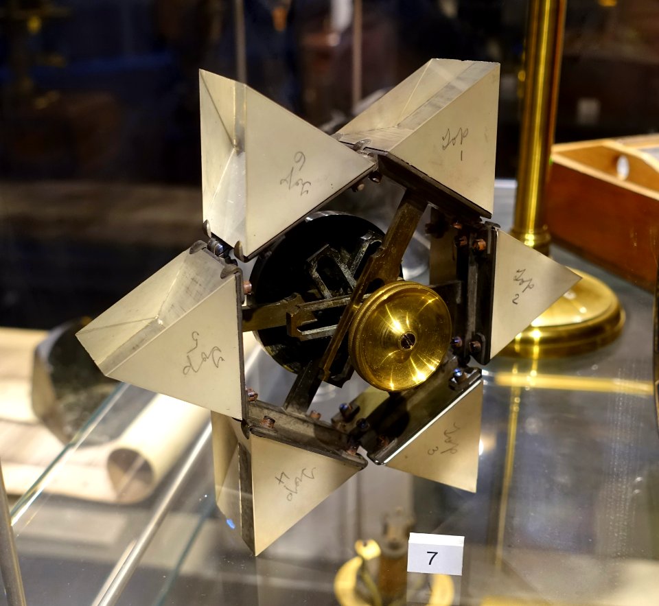Prism train for direct-vision astronomical spectroscope, American, c. 1870 - Putnam Gallery - Harvard University - DSC08067