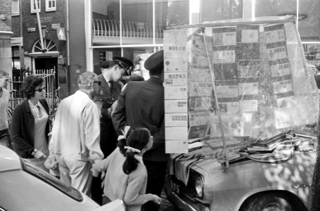 Postzegelhandelaren op postzegelmarkt bezorgden geen overlast, Bestanddeelnr 920-6850