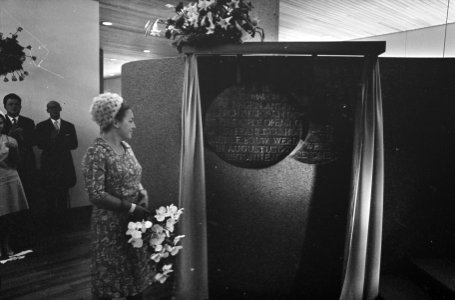 Prinses Margriet onthult een plaquette, Bestanddeelnr 920-4217