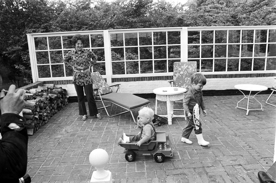 Prinses Margriet met prins Bernhard jr. en prins Maurits (r), Bestanddeelnr 924-6324