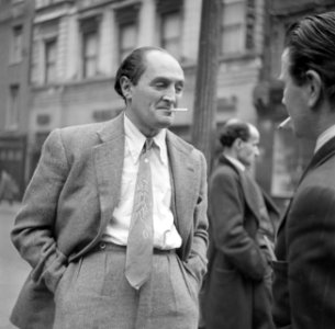 Portretfoto van een spiv, Bestanddeelnr 191-1031
