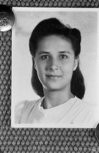 Portretfoto van een jonge vrouw, Bestanddeelnr 8721