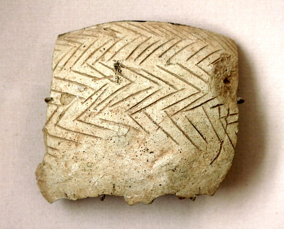 Poterie décor incisé Hassuna Louvre 28122017 2