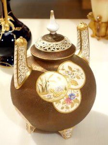 Potpourri Jar, Ott & Breuer, Trenton, New Jersey, c. 1885, porcelain - Brooklyn Museum - DSC09535