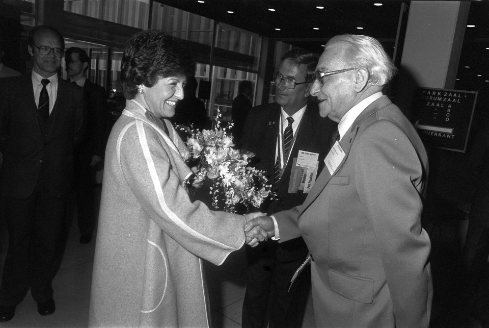 Prinses Margriet met dhr. Willemsen, Bestanddeelnr 932-6001