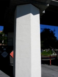 Post-retrofit column at El Cerrito del Norte station, October 2012