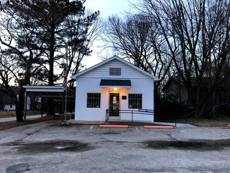 Post office in Ridgeway, North Carolina