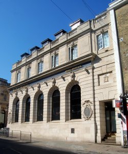 Post and Telegraph pub, 155–158 North Street, Brighton (NHLE Code 1380621) (May 2020) (5)