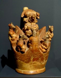 Pot in the form of animals around a central figure, Nasca, Viru Valley, North Coast, Peru, ceramic - Meso-American collection - Peabody Museum, Harvard University - DSC05962