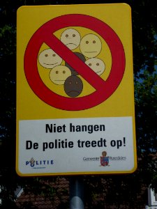 Posterholt (Roerdalen) bord 'Niet hangen'