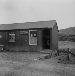 Postkantoor in een gemeenschap van kleine pachtboeren (crofters) in de Schotse H, Bestanddeelnr 191-0616
