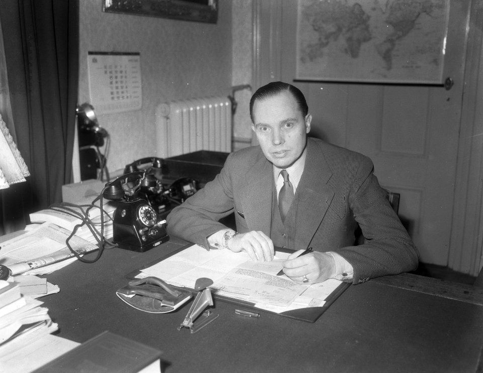 Portret van S.V. baron Van Tuyll van Serooskerken, Bestanddeelnr 906-4494