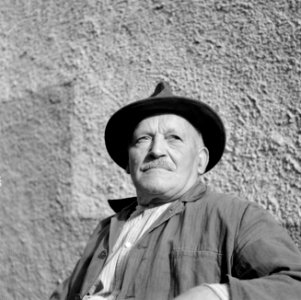 Portret van wijnboer Römer, 77 jaar, Bestanddeelnr 254-4241