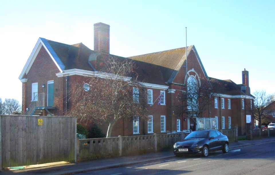 Portslade Town Hall, Victoria Road, Portslade (November 2015) (1)