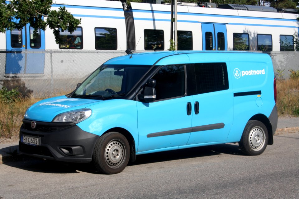 Postnord bil i Skogås