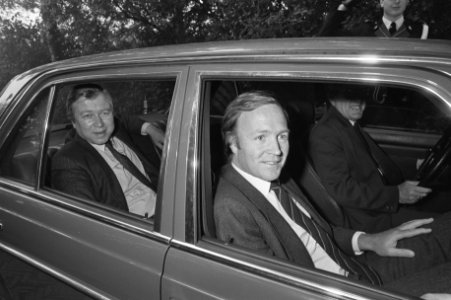 Portretten van de beoogde ministers Jan Terlouw (D66) met achter hem Marcel van , Bestanddeelnr 931-6720