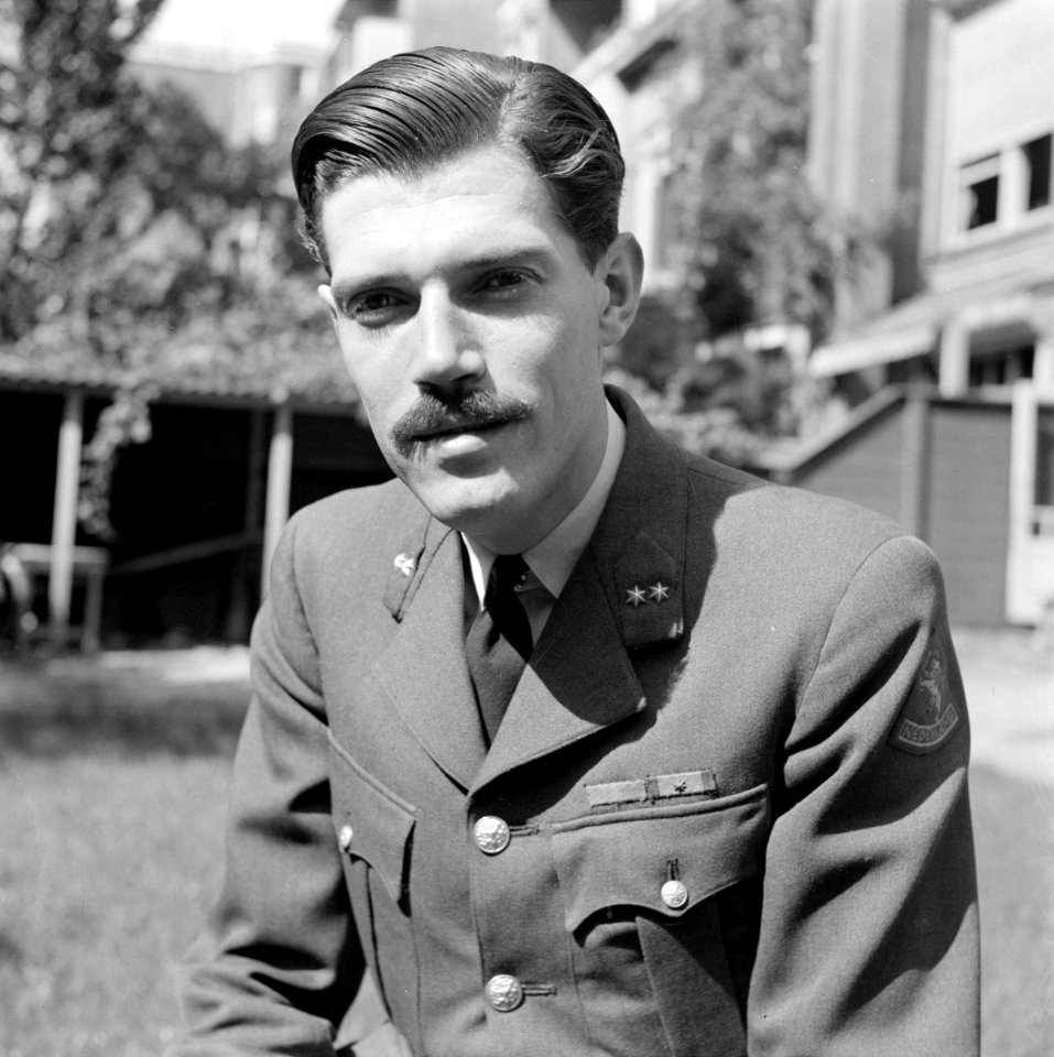 Portret ven een onbekende eerste luitenant van de landmacht, Bestanddeelnr 255-8986