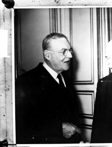 Portret van John Foster Dulles, Bestanddeelnr 903-0759