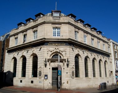 Post and Telegraph pub, 155–158 North Street, Brighton (NHLE Code 1380621) (May 2020) (1)