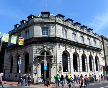 Post and Telegraph pub, 155–158 North Street, Brighton (NHLE Code 1380621) (May 2013) (2)