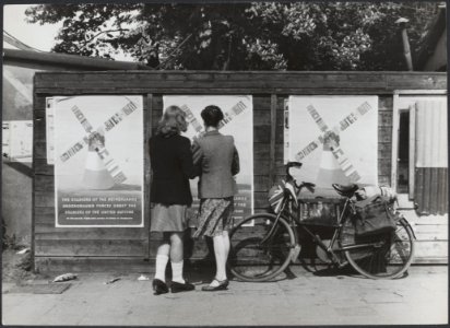 Posters van het Nederlandse verzet tijdens de Tweede Wereldoorlog met een groet , Bestanddeelnr 512 112