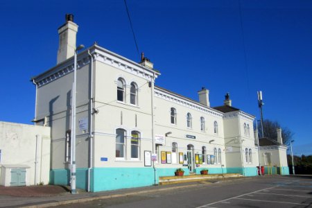Portslade Railway Station (Main Building), Portland Road, Portslade (NHLE Code 1209609) (November 2015) (2)