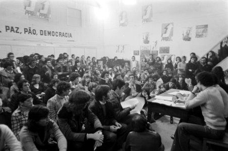 Portugal, politiek, straatbeelden etc vergadering van jongeren van de PPD (Par, Bestanddeelnr 927-7448
