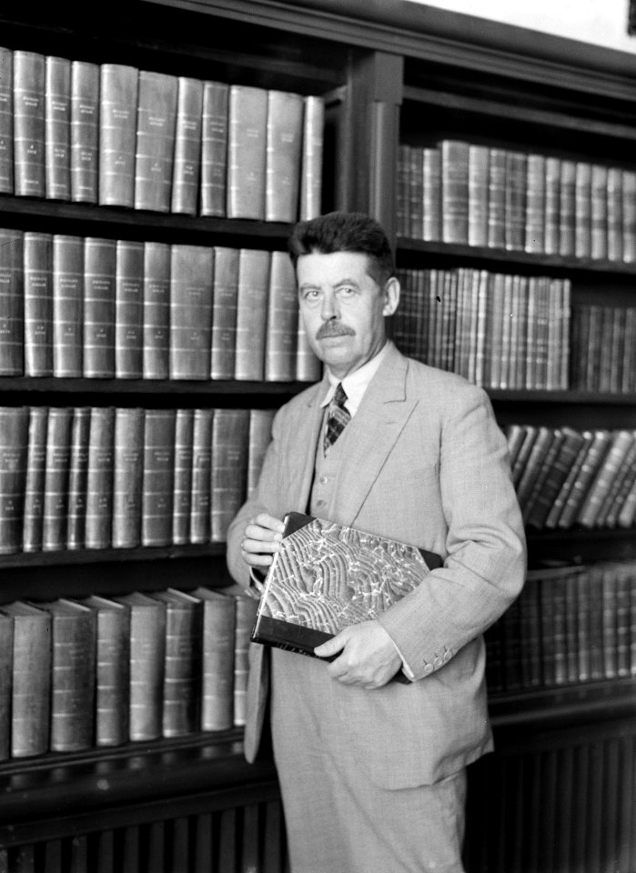 Portret van Guðmundur Finnbogason, historicus en bibliothecaris van de Nationale, Bestanddeelnr 190-0355