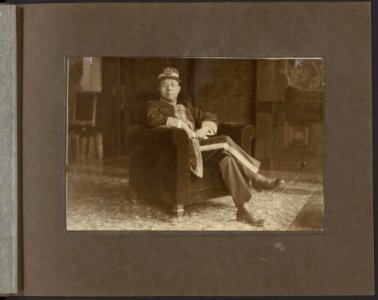 Portret van Khoe Tjin Tek (1876-1969), majoor van de Chinezen in Medan in groot-, Bestanddeelnr 823 06