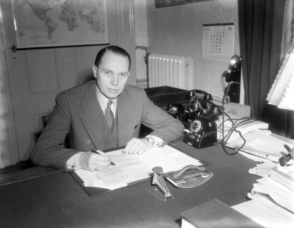 Portret van S.V. baron Van Tuyll van Serooskerken, Bestanddeelnr 906-4495