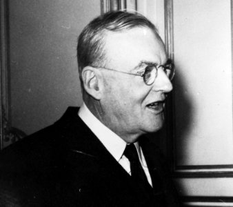Portret van John Foster Dulles, Bestanddeelnr 903-0759 (cropped)