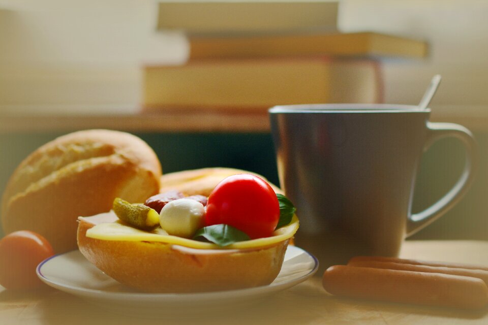 Start the day break roll