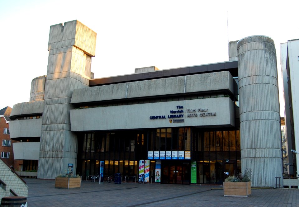Portsmouth Central Library, Guildhall Square, Portsmouth (November 2017) (2)