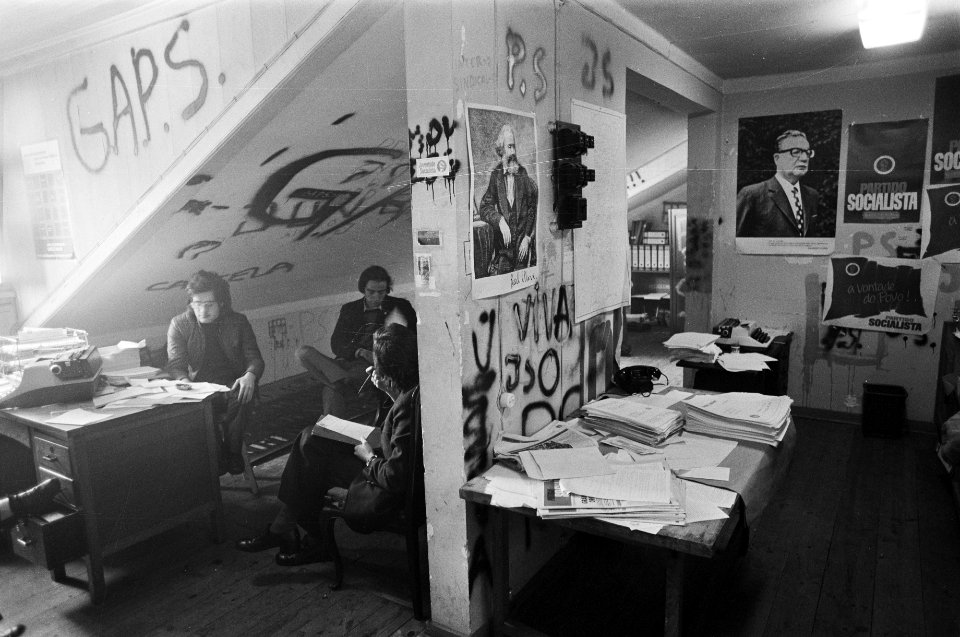 Portugal, politiek, straatbeelden etc partijkantoor socialisten (PSP), Bestanddeelnr 927-7482