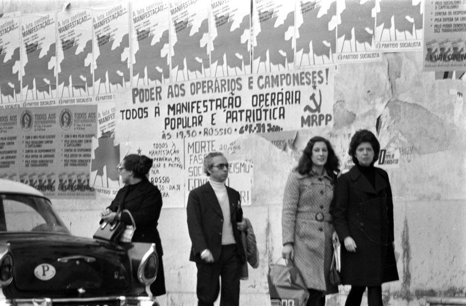 Portugal, politiek, straatbeelden etc affiches van politieke partije in Lissab, Bestanddeelnr 927-7456