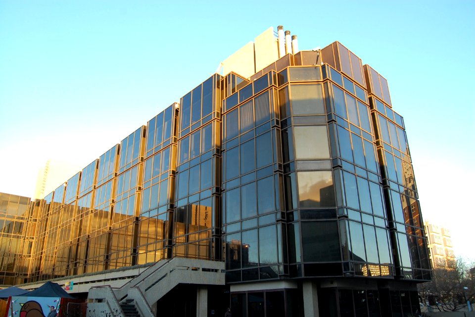 Portsmouth Civic Offices, Guildhall Square, Portsmouth (November 2017) (1)