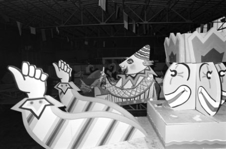 Praalwagens voor carnaval in Amsterdam, Bestanddeelnr 930-1176